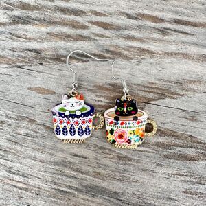 Vintage Jewelry Cat in Teacup Earrings Cat Earrings